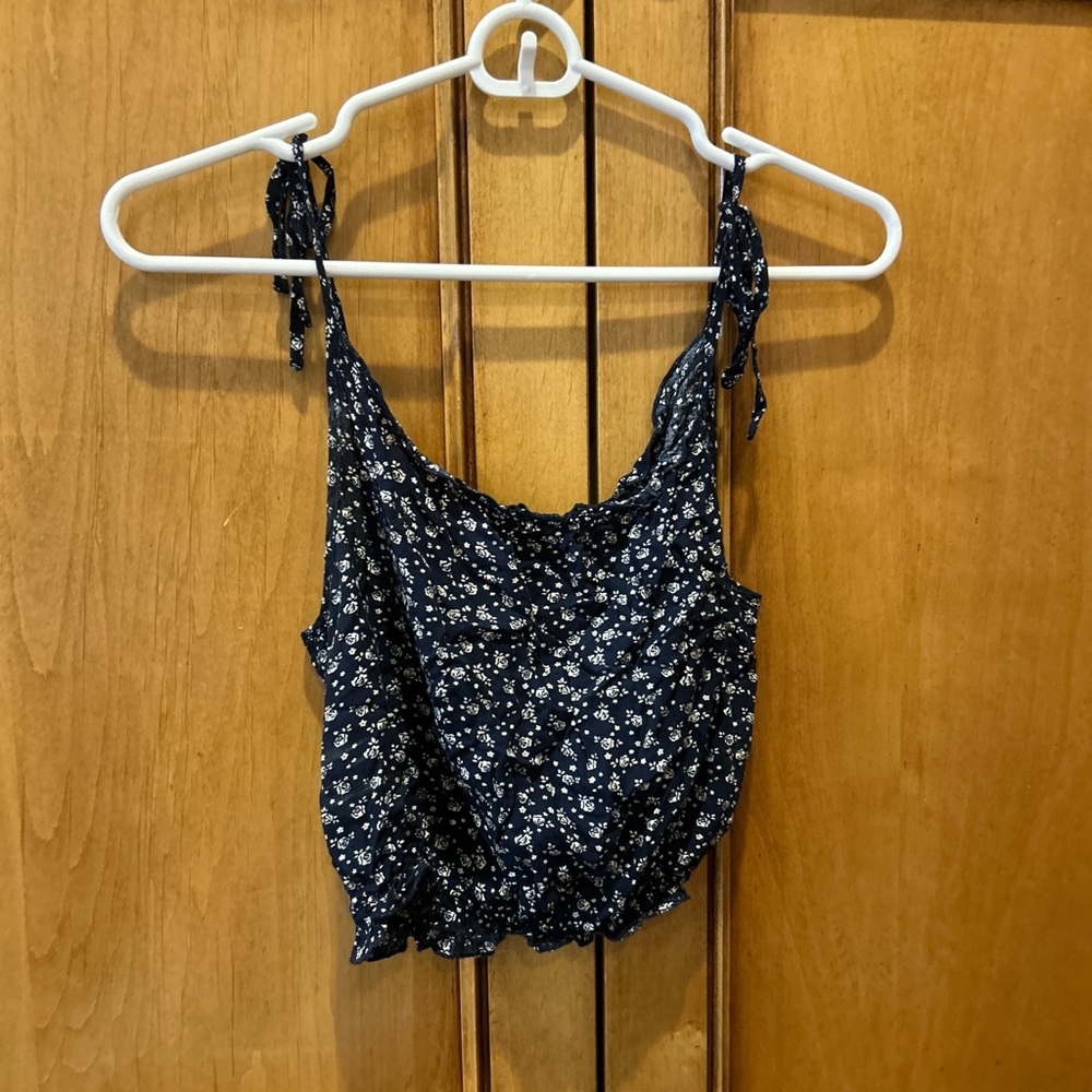 Early Brandy Melville blue floral crinkle hem tie tank top 

Vintage Brandy